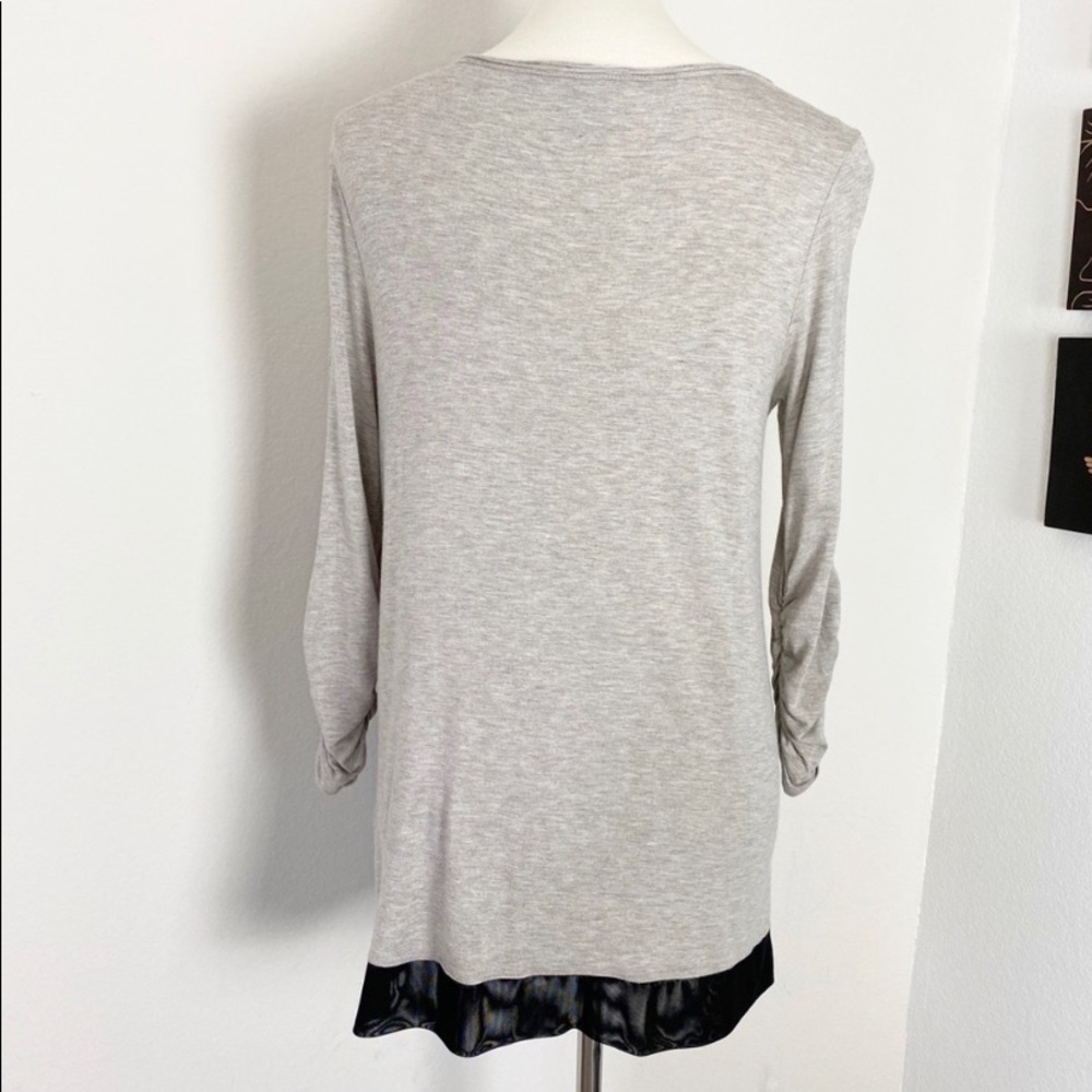 Chelsea & Theodore Contrast Tunic Top Gray Black Size M - Picture 2 of 7